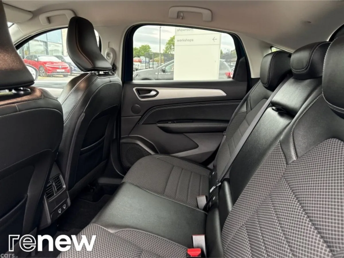Renault Arkana Hatchback, Petrol, 2022, Blue