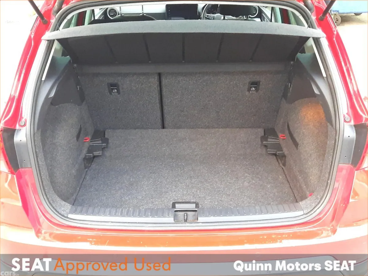 SEAT Arona Hatchback, Petrol, 2022, Red