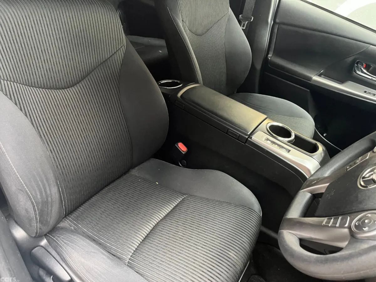 Toyota Prius MPV, Petrol, 2018, White