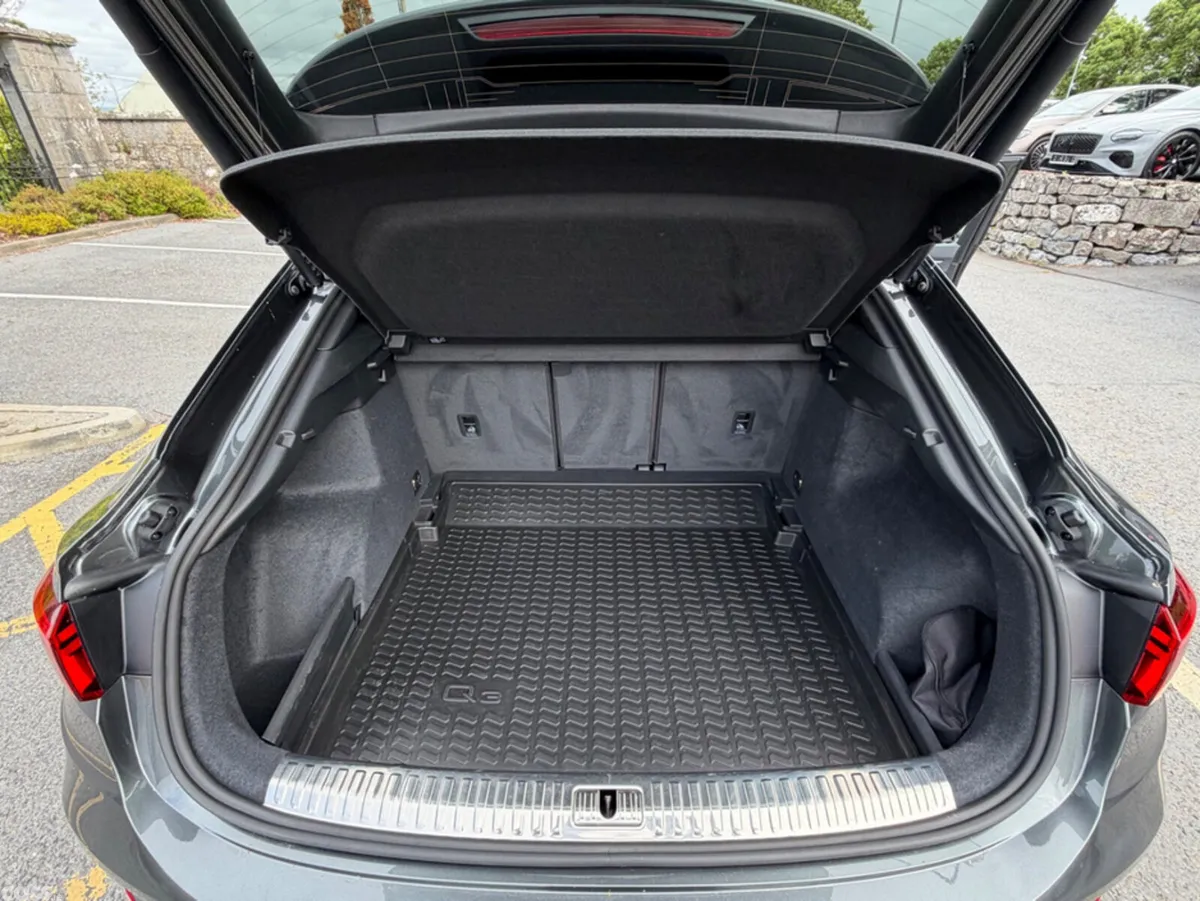 Audi Q3 Hatchback, Diesel, 2025, Grey