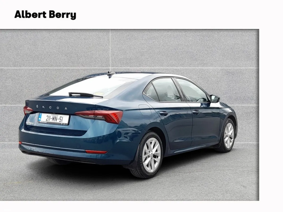 Skoda Octavia Hatchback, Diesel, 2021, Blue