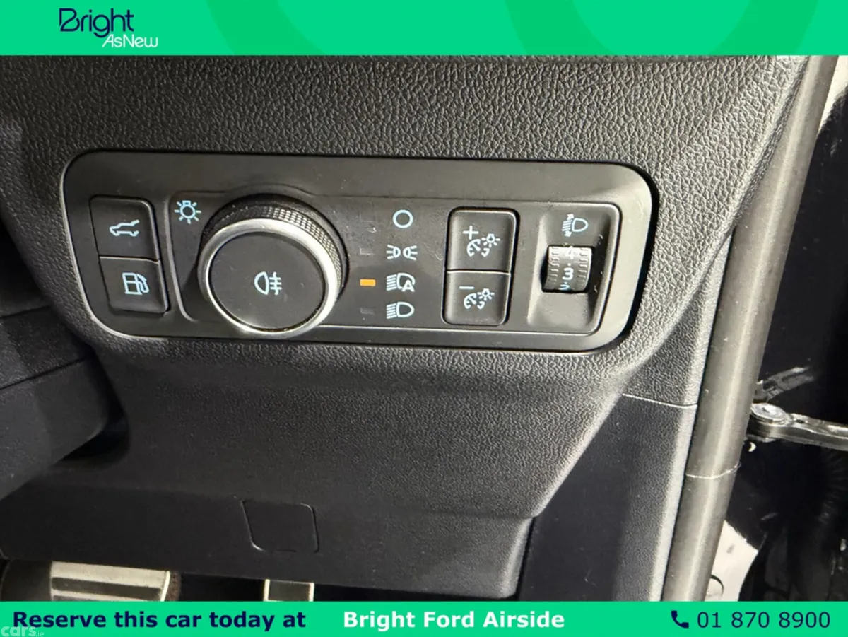 Ford Kuga MPV, Petrol Plug-in Hybrid, 2025, Black
