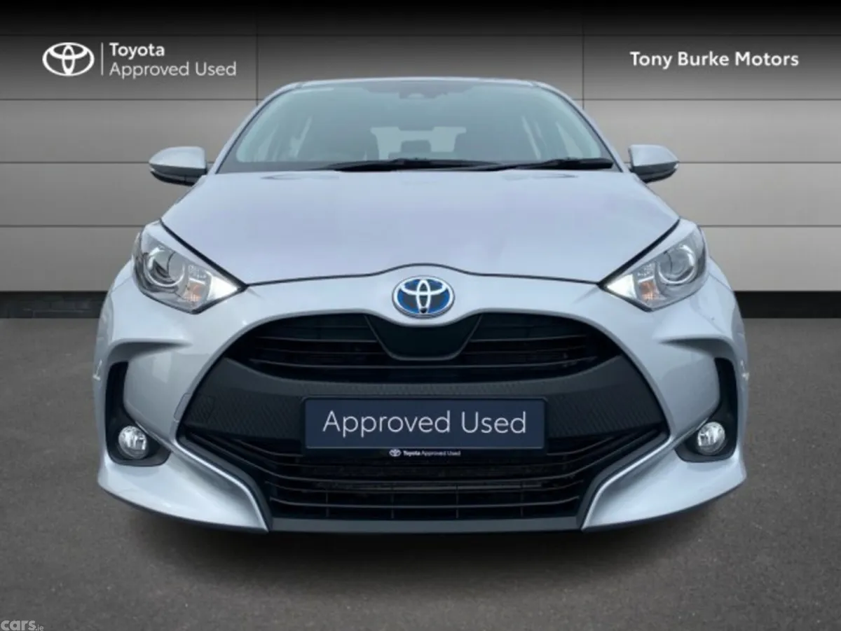 Toyota Yaris Hatchback, Petrol Hybrid, 2022, Silver