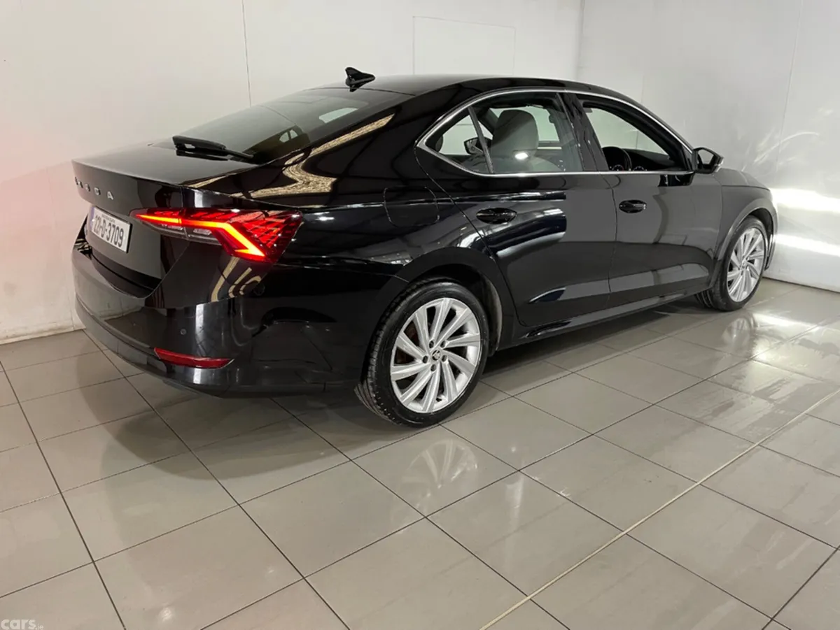 Skoda Octavia Hatchback, Diesel, 2022, Black