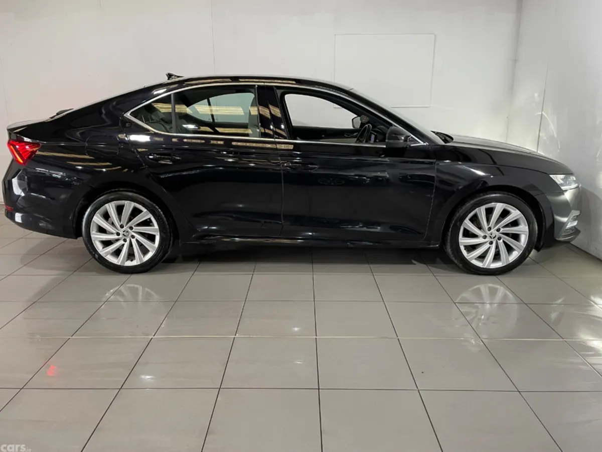 Skoda Octavia Hatchback, Diesel, 2022, Black