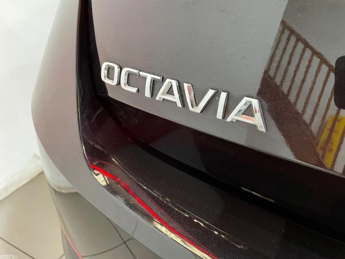 Skoda Octavia Hatchback, Diesel, 2022, Black
