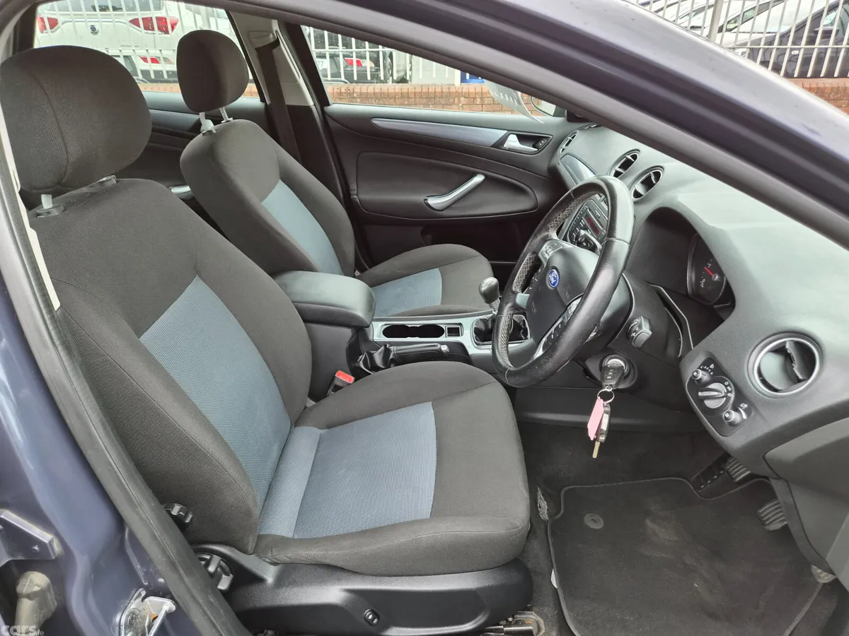 Ford Mondeo Saloon, Diesel, 2013, Blue