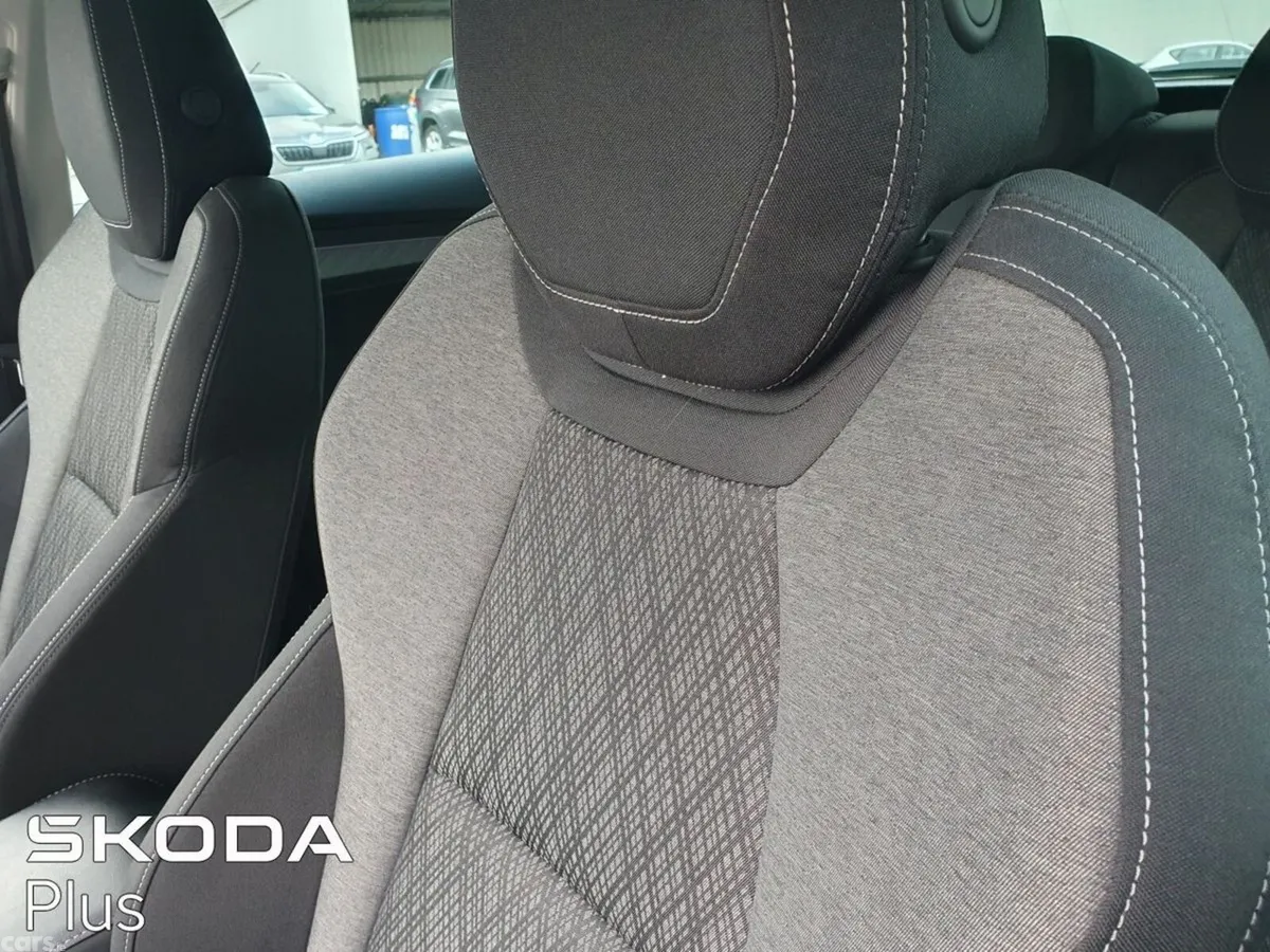 Skoda Karoq SUV, Diesel, 2022, Grey