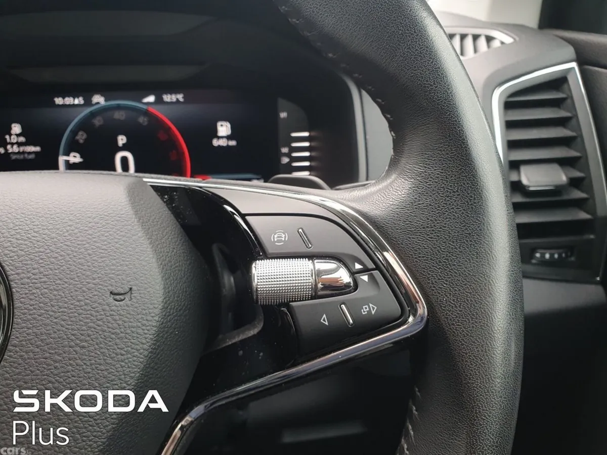 Skoda Karoq SUV, Diesel, 2022, Grey