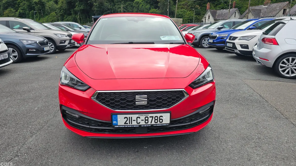 SEAT Leon Hatchback, Petrol, 2021, Red
