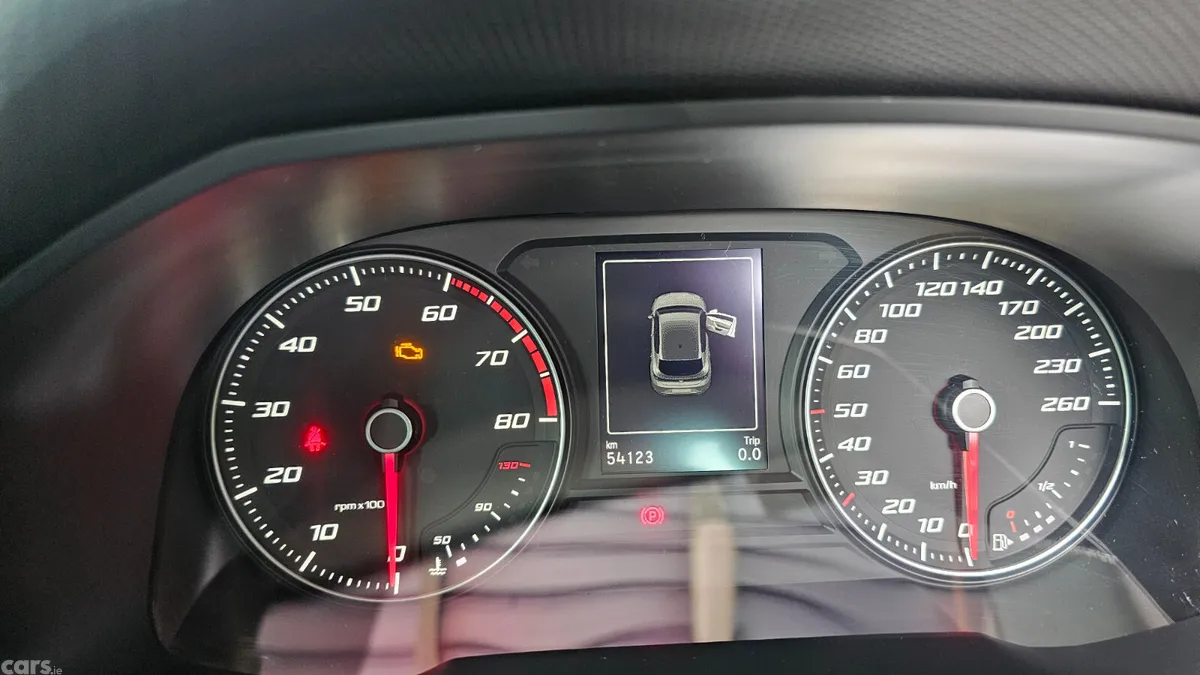 SEAT Leon Hatchback, Petrol, 2021, Red
