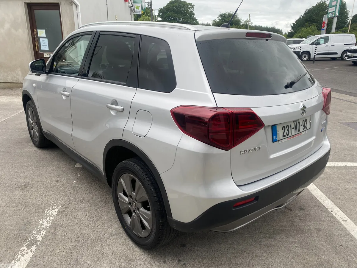 Suzuki Vitara SUV, Petrol Hybrid, 2023, Silver