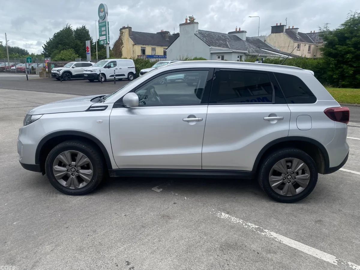 Suzuki Vitara SUV, Petrol Hybrid, 2023, Silver