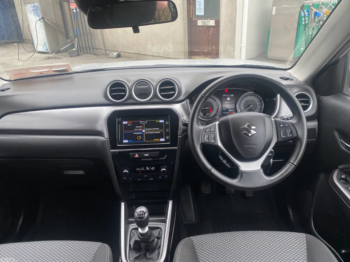 Suzuki Vitara SUV, Petrol Hybrid, 2023, Silver
