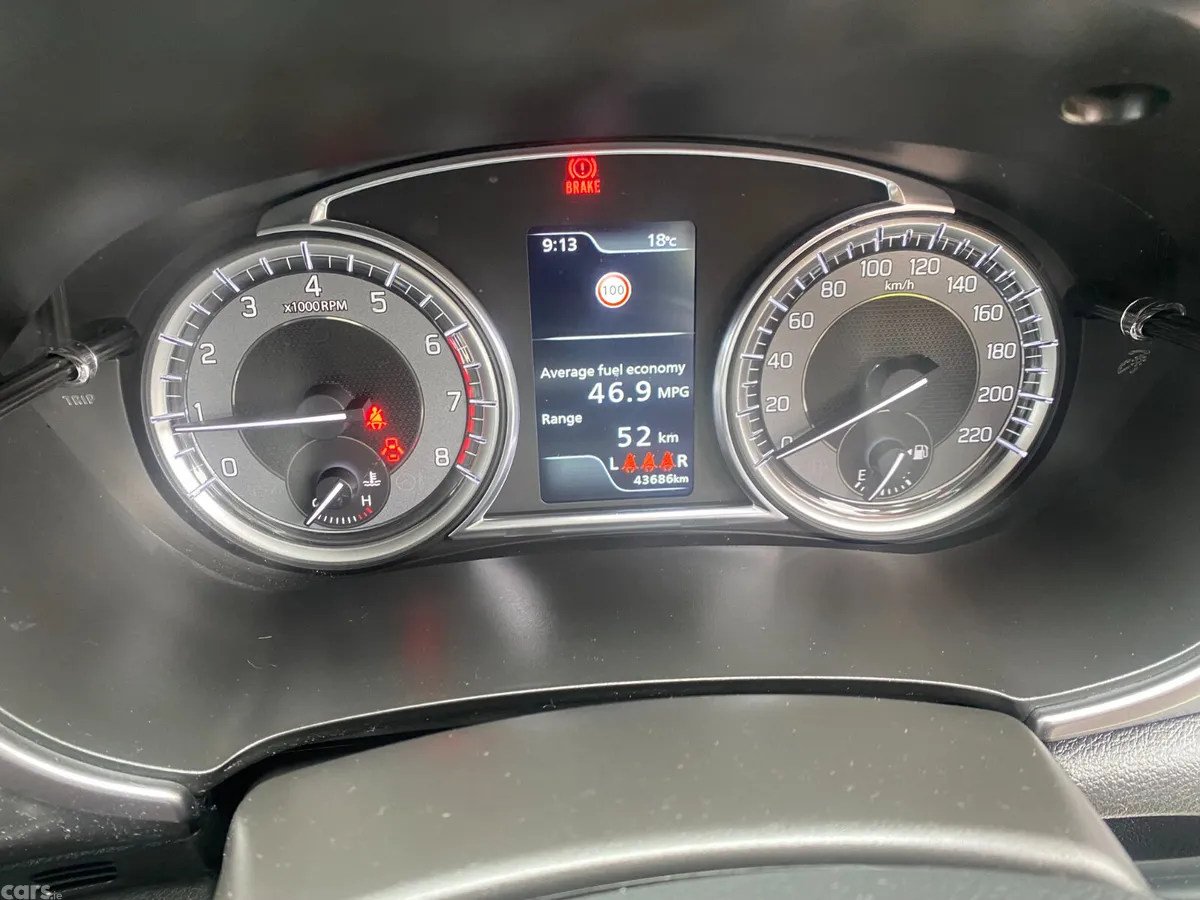 Suzuki Vitara SUV, Petrol Hybrid, 2023, Silver
