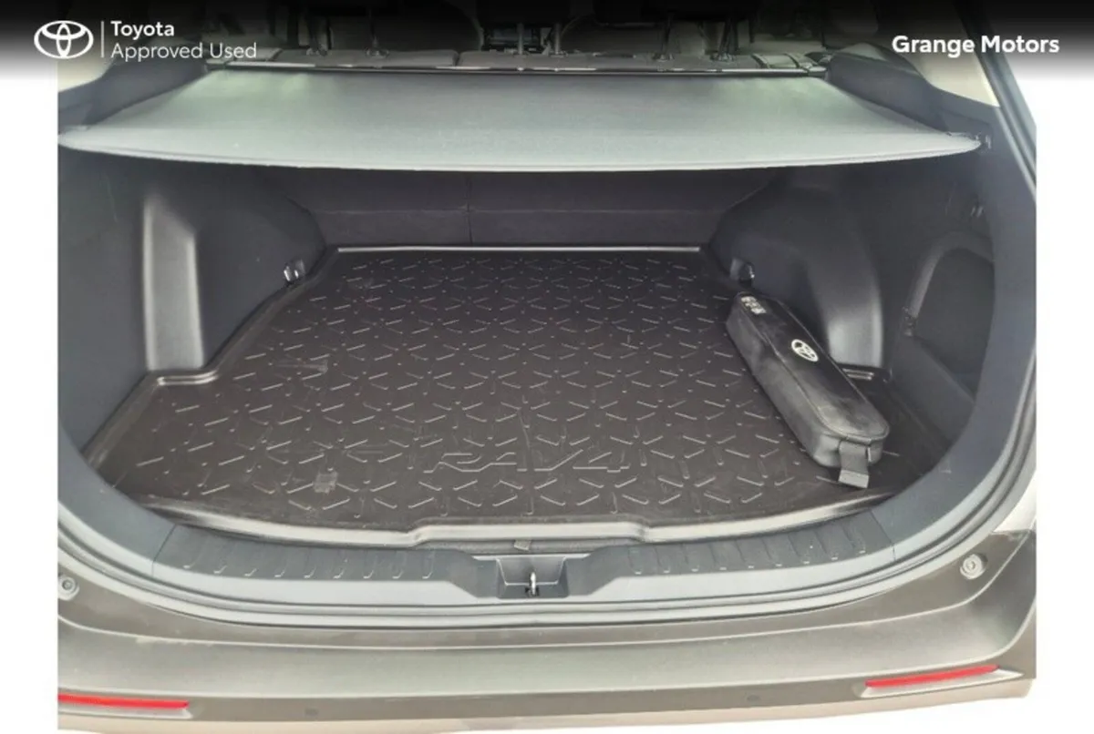 Toyota RAV4 SUV, Petrol Hybrid, 2022, Silver