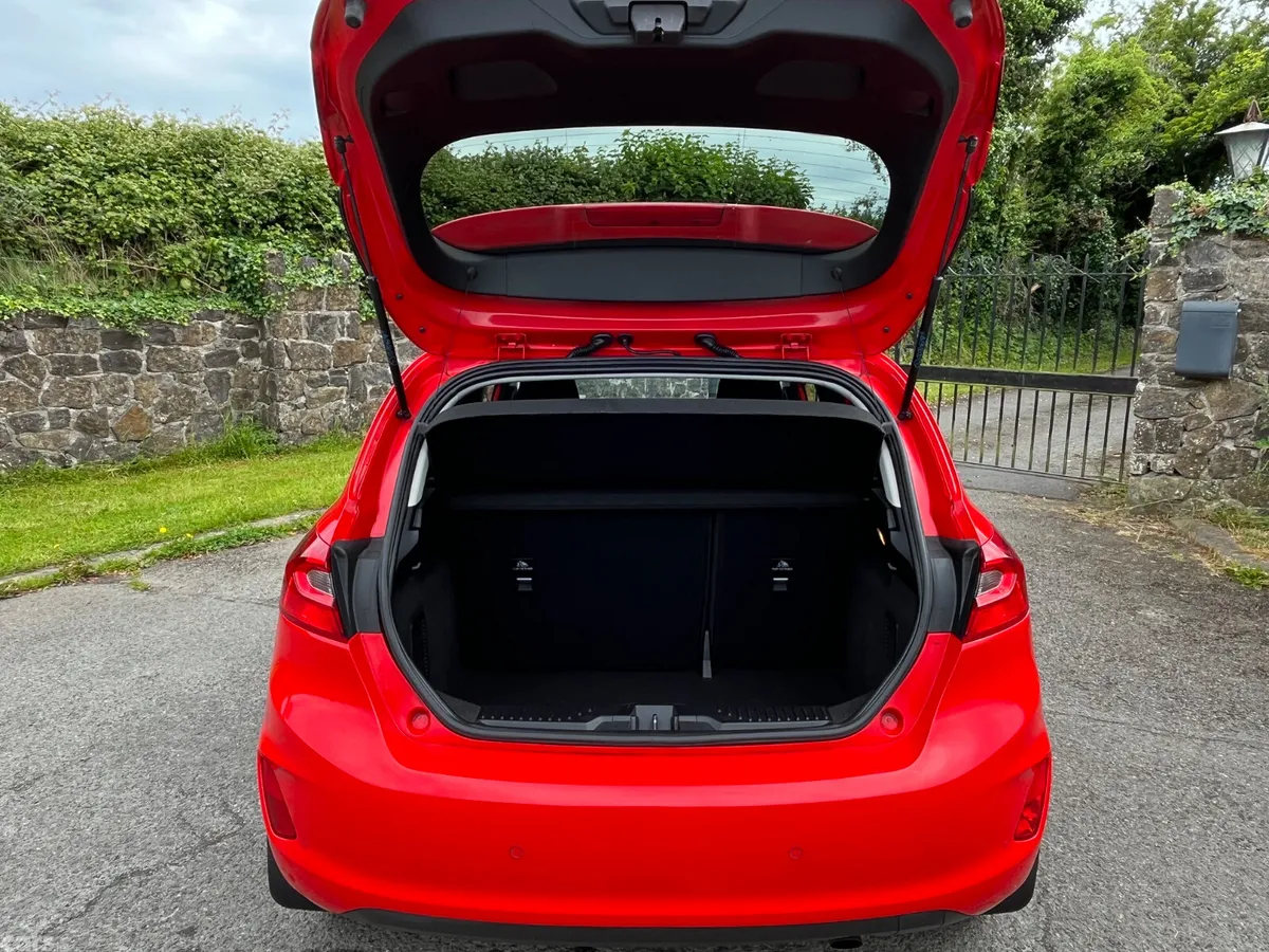 Ford Fiesta Hatchback, Petrol, 2021, Red