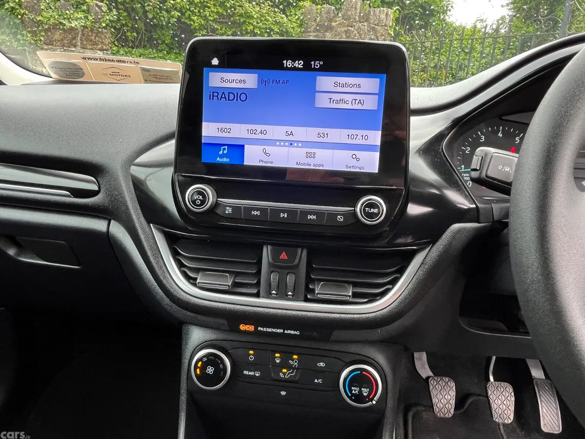 Ford Fiesta Hatchback, Petrol, 2021, Red