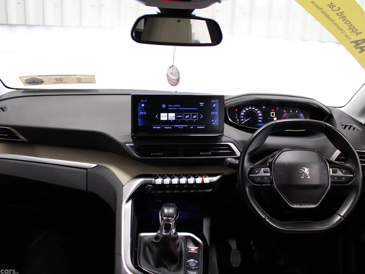 Peugeot 3008 MPV, Diesel, 2021, Red