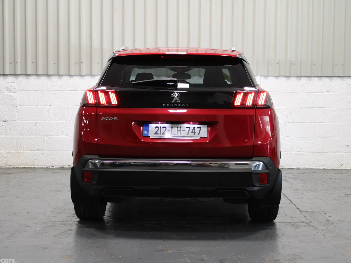 Peugeot 3008 MPV, Diesel, 2021, Red