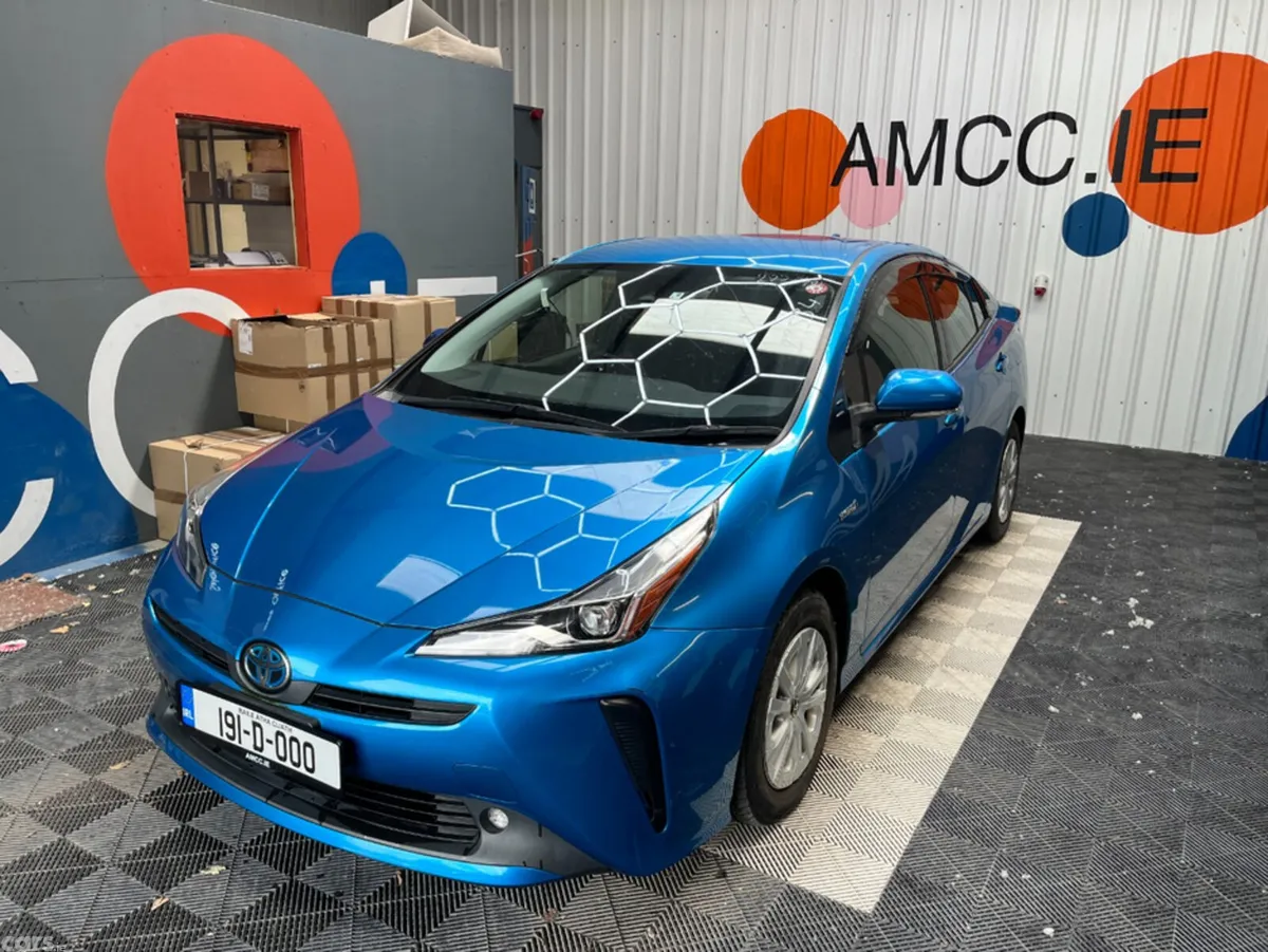 Toyota Prius MPV, Petrol Hybrid, 2019, Blue