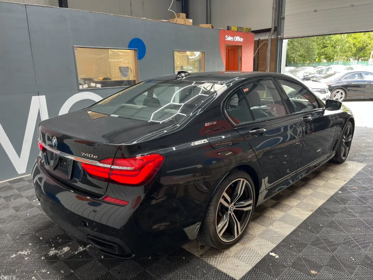 BMW 7-Series Saloon, Petrol Plug-in Hybrid, 2017, Black