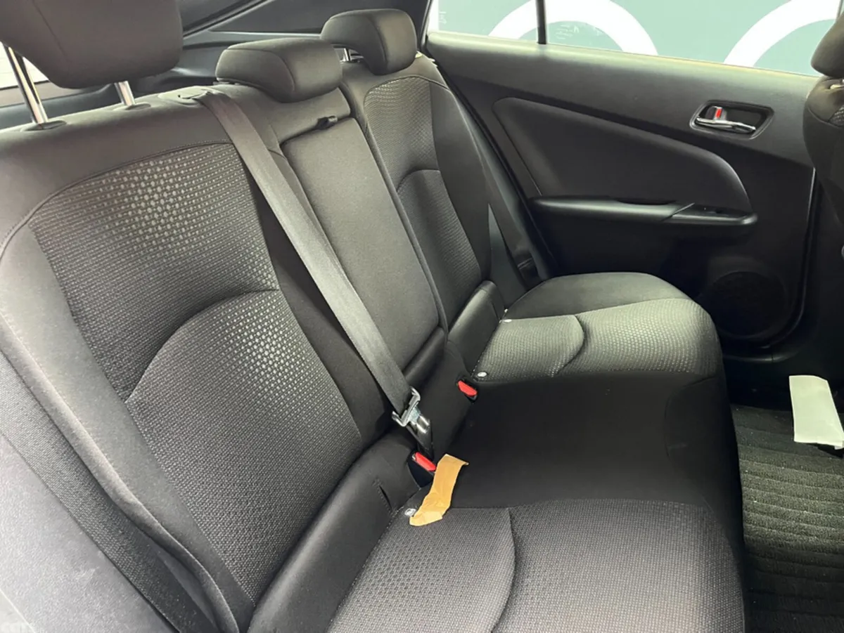 Toyota Prius MPV, Petrol Hybrid, 2019, Blue