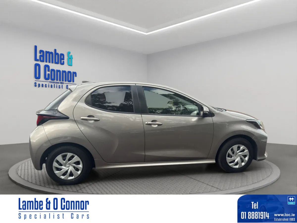 Toyota Yaris Hatchback, Petrol Hybrid, 2021, Bronze
