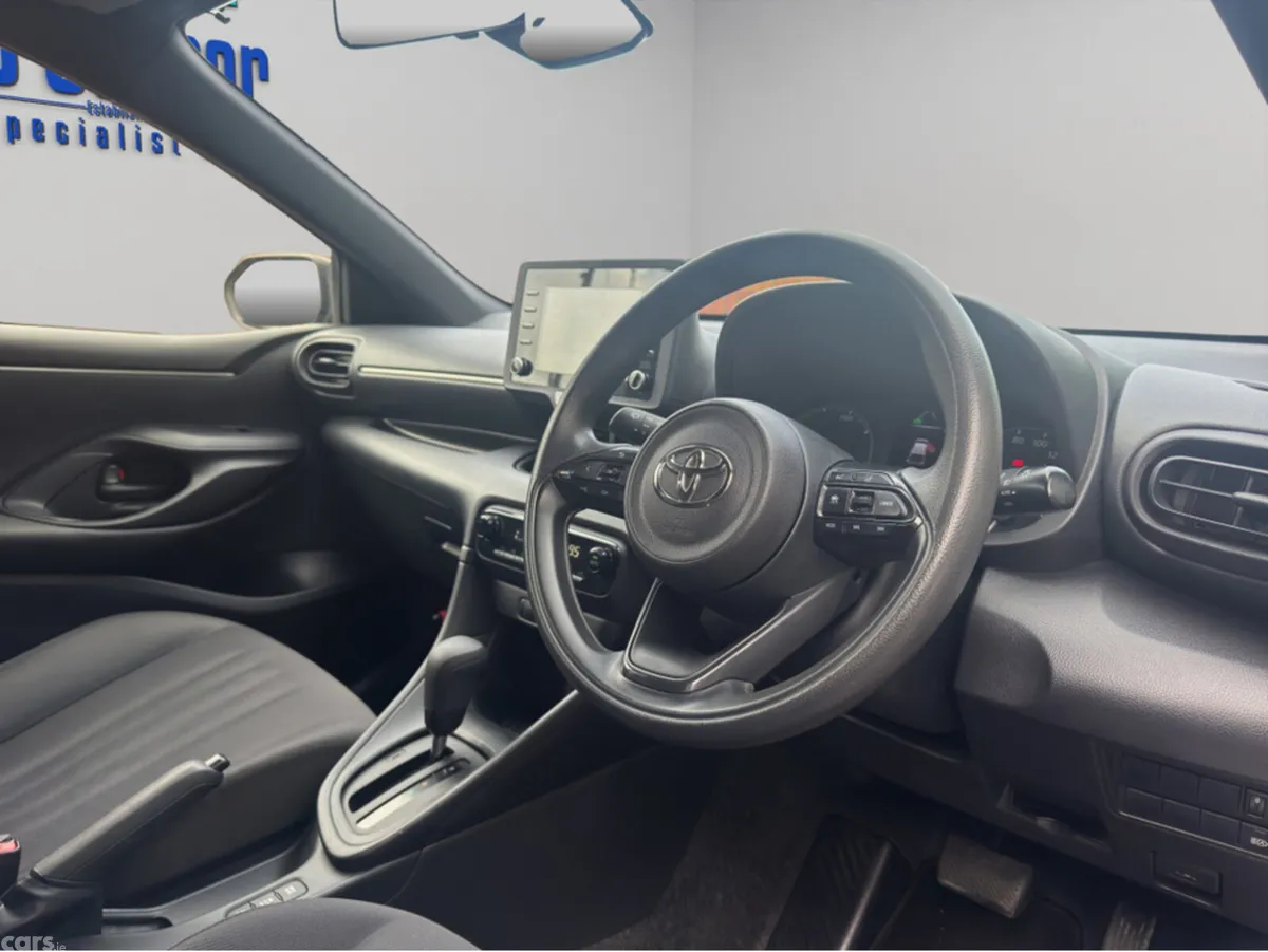 Toyota Yaris Hatchback, Petrol Hybrid, 2021, Bronze