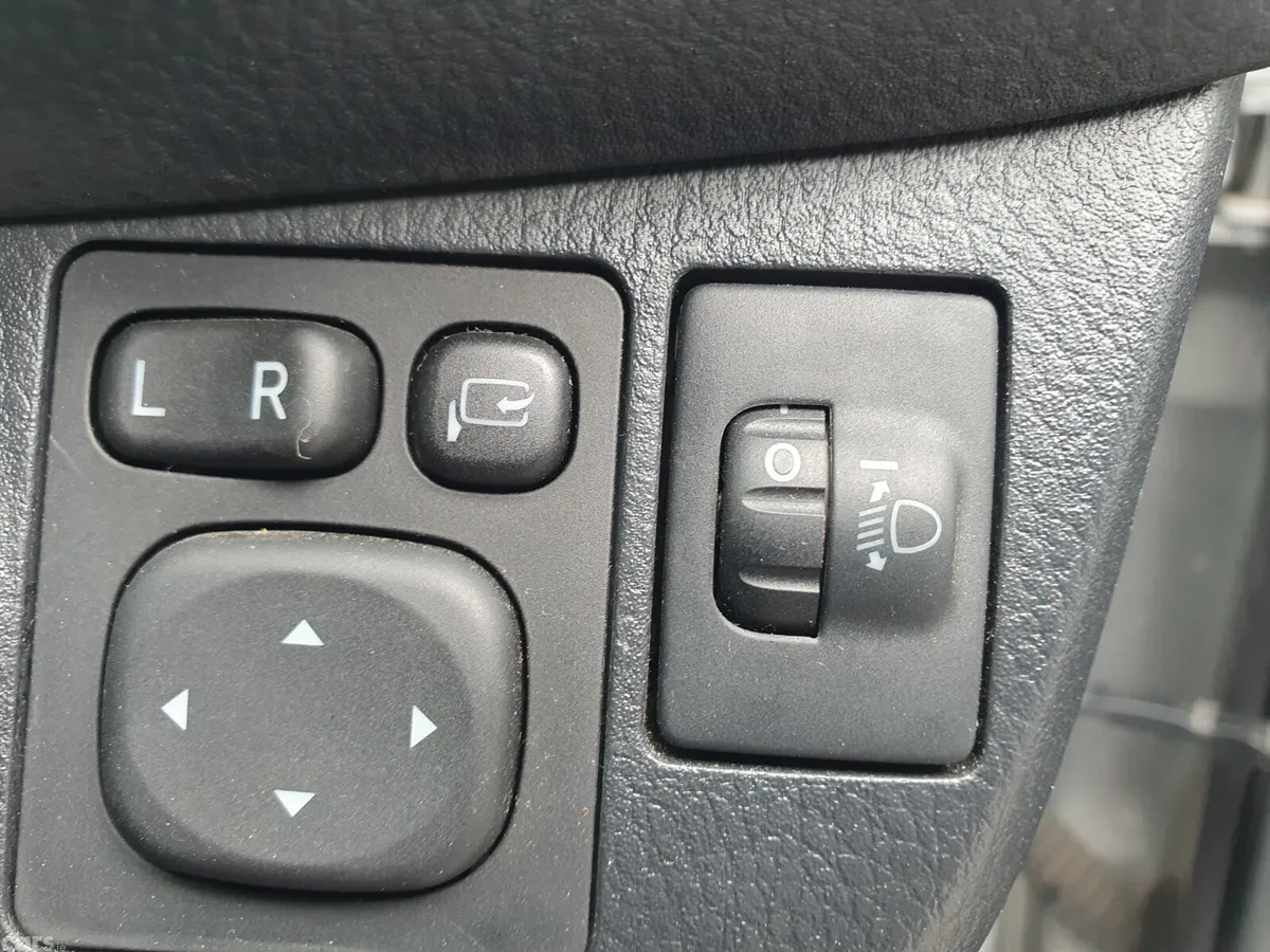 Toyota Yaris Hatchback, Petrol, 2018, Silver