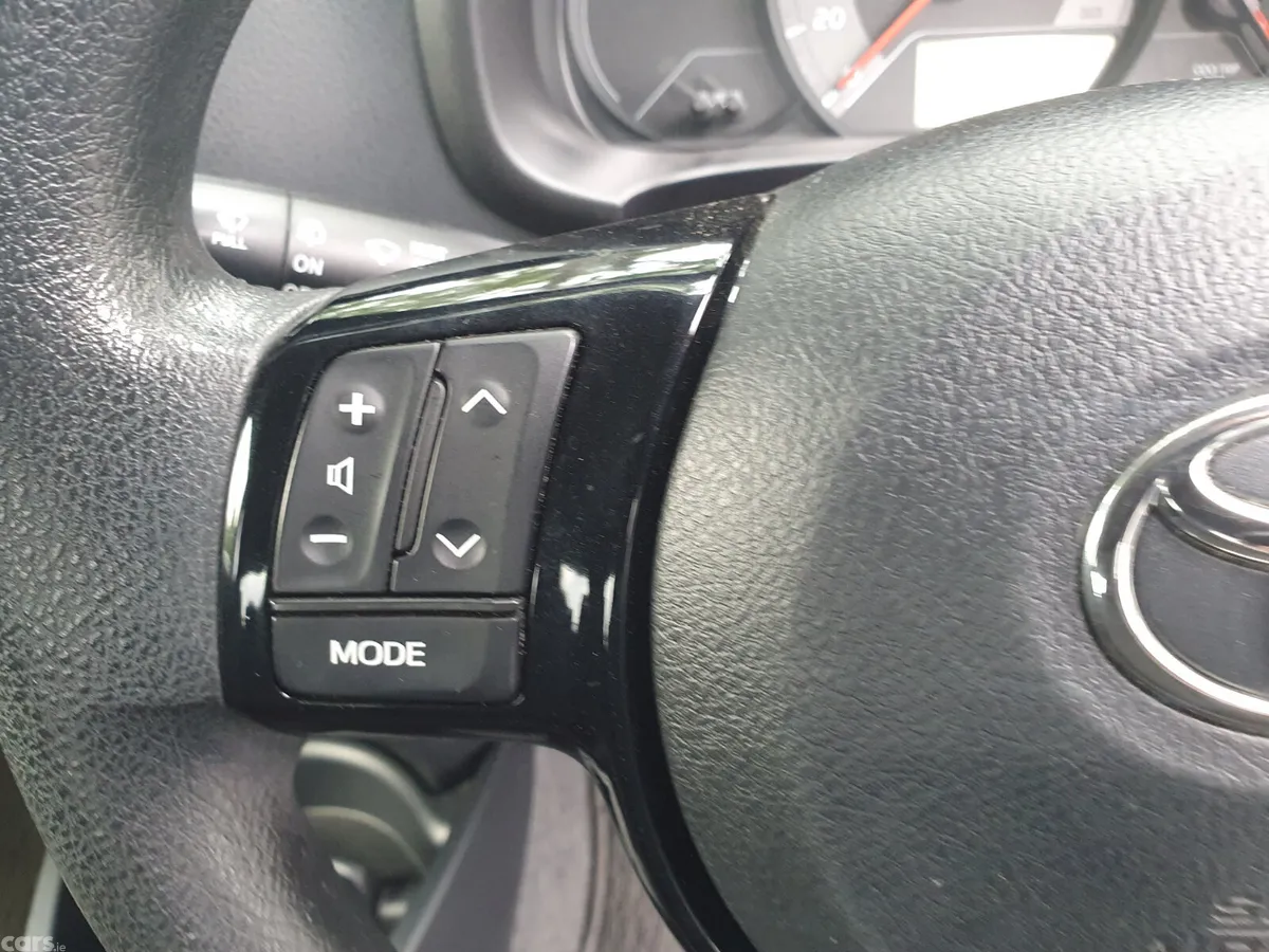Toyota Yaris Hatchback, Petrol, 2018, Silver