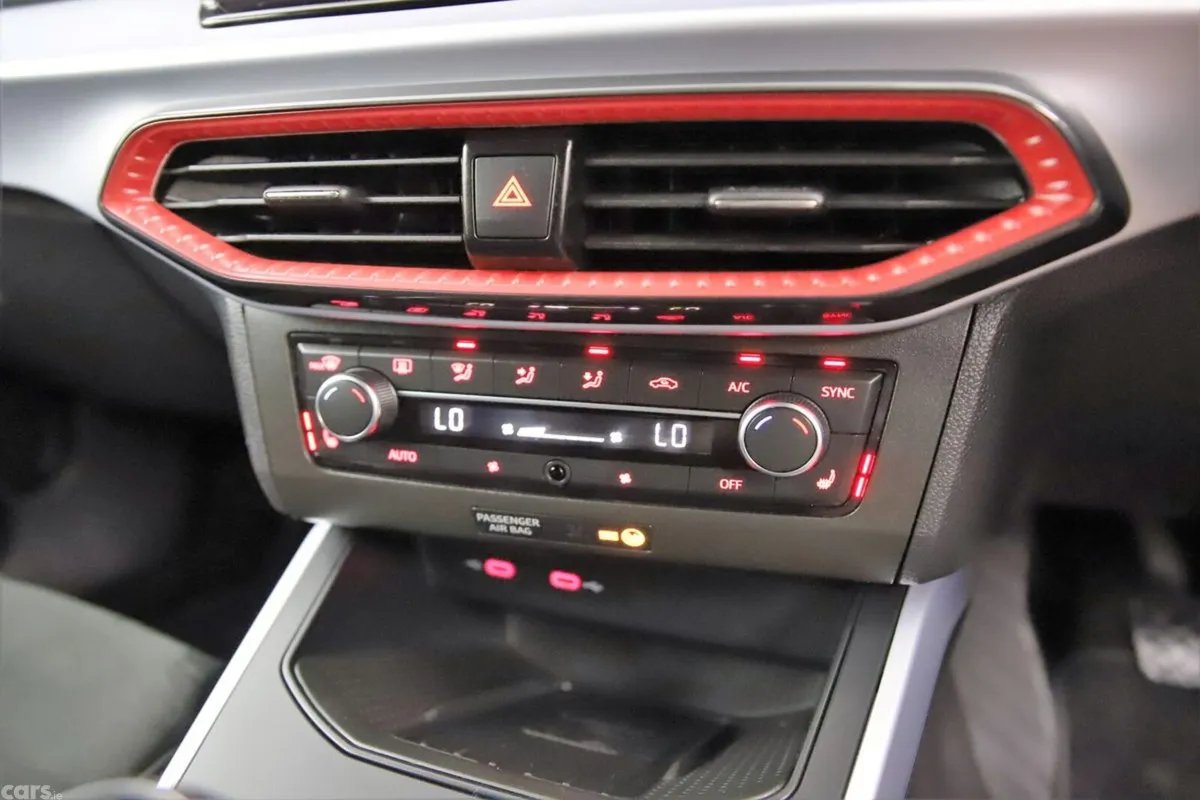 SEAT Arona SUV, Petrol, 2022, Red