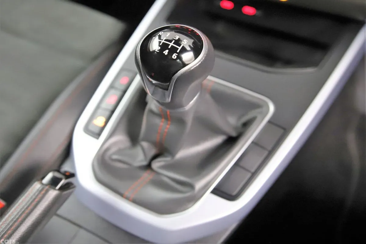 SEAT Arona SUV, Petrol, 2022, Red