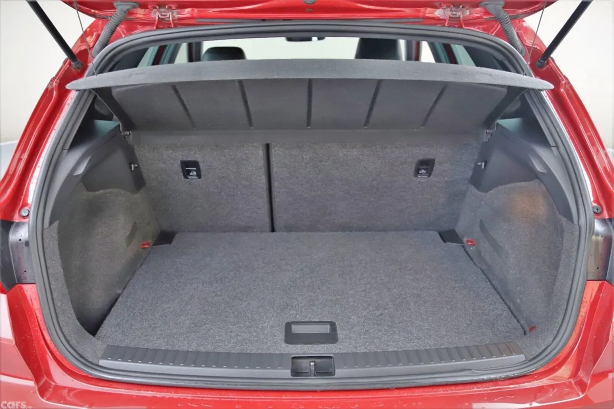 SEAT Arona SUV, Petrol, 2022, Red
