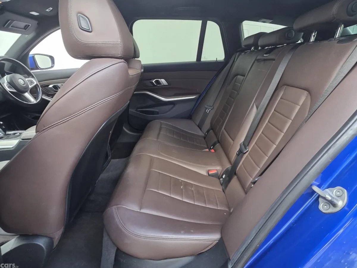 BMW 3-Series Estate/Jeep, Diesel, 2022, Blue