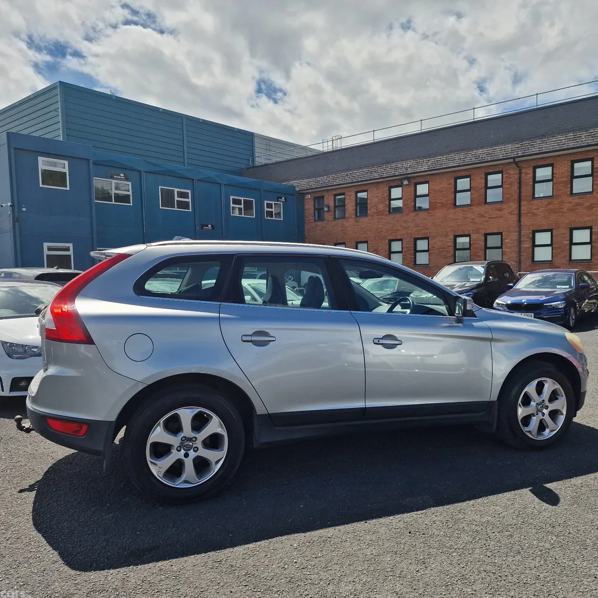 Volvo XC60 SUV, Diesel, 2010, Silver