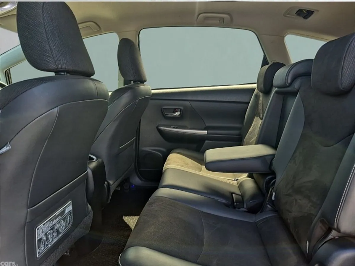 Toyota Prius MPV, Petrol Hybrid, 2019, Black
