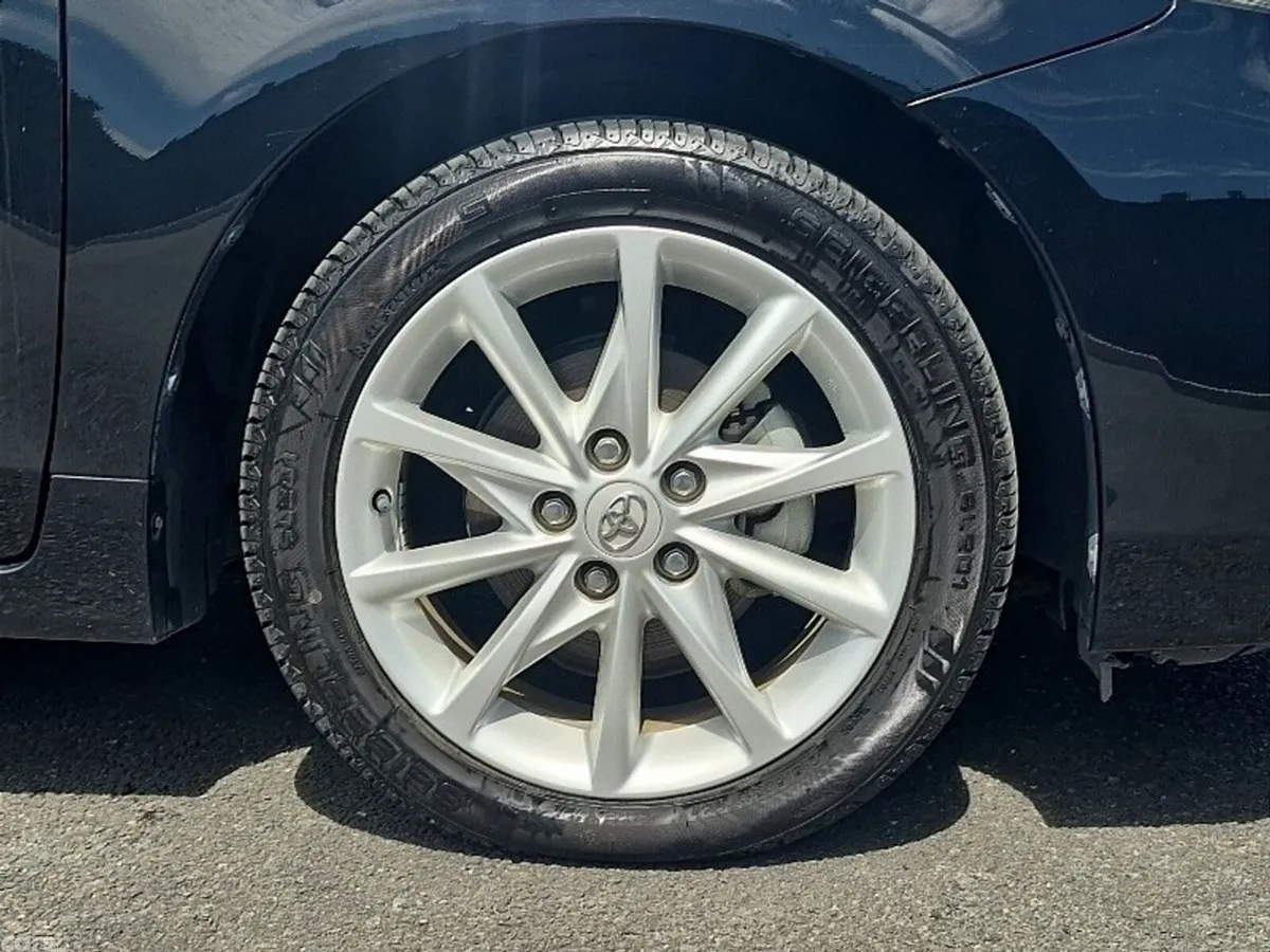 Toyota Prius MPV, Petrol Hybrid, 2019, Black