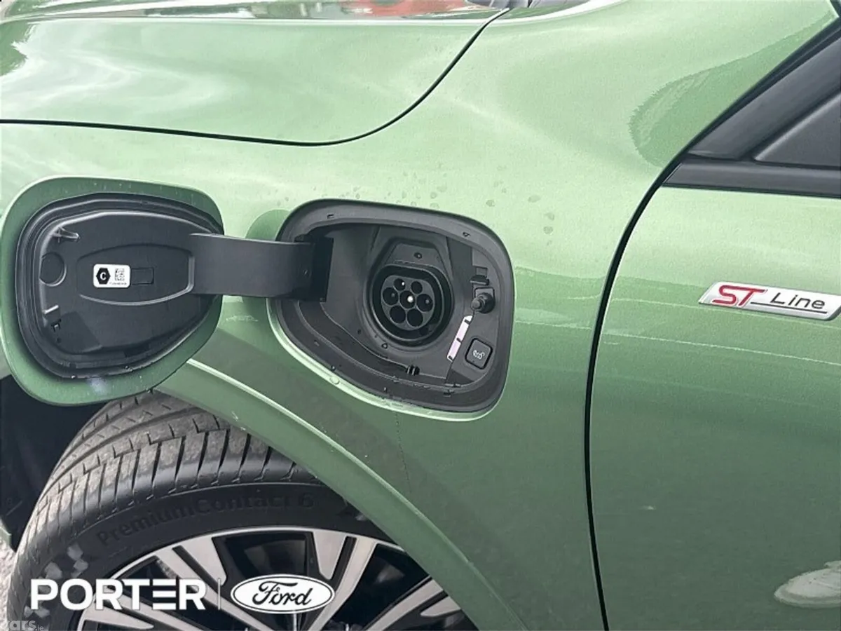 Ford Kuga SUV, Petrol Plug-in Hybrid, 2026, Green