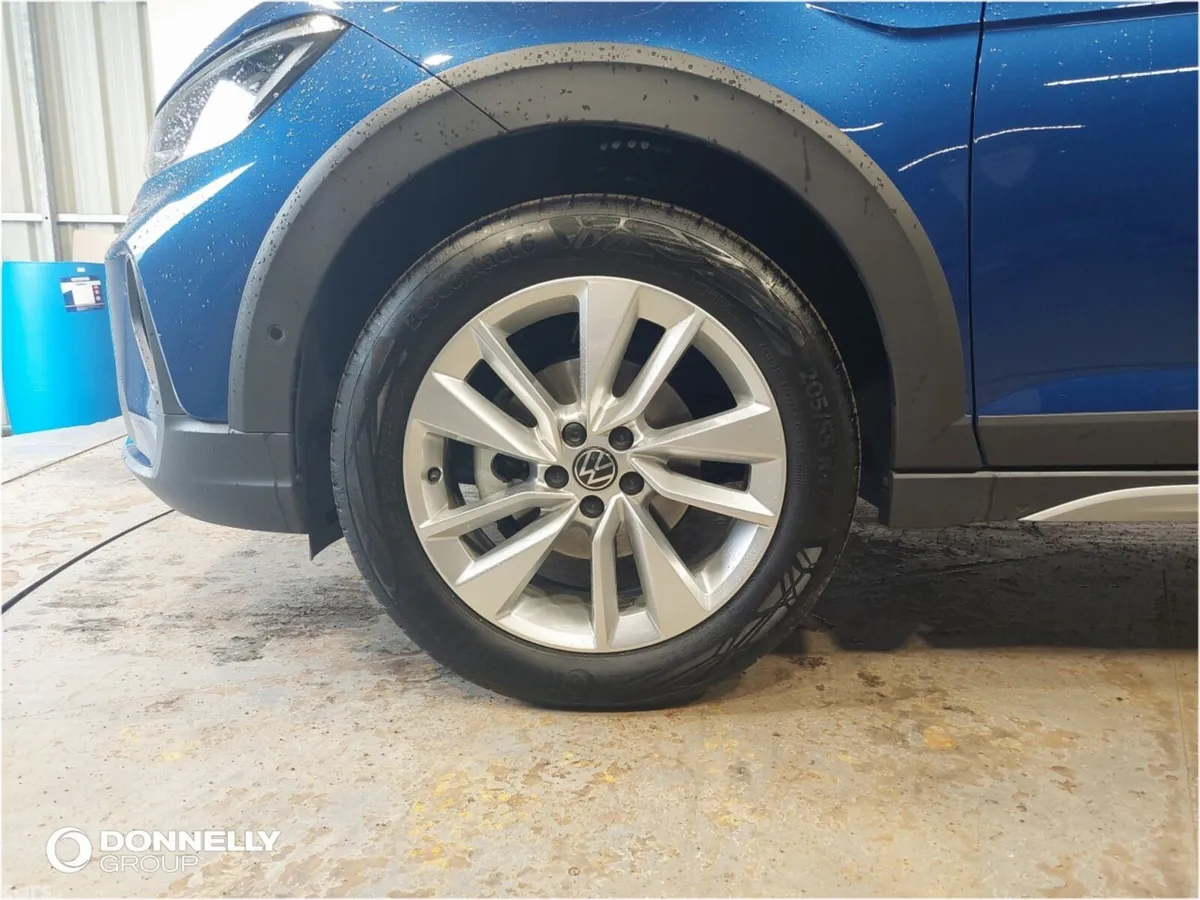 Volkswagen Taigo Hatchback, Petrol, 2026, Blue