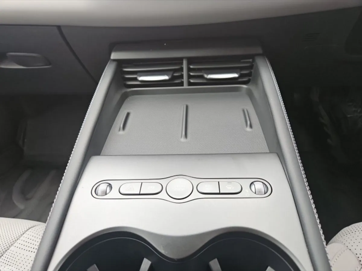 BYD Seal 6 Saloon, Petrol Plug-in Hybrid, 2026, Black
