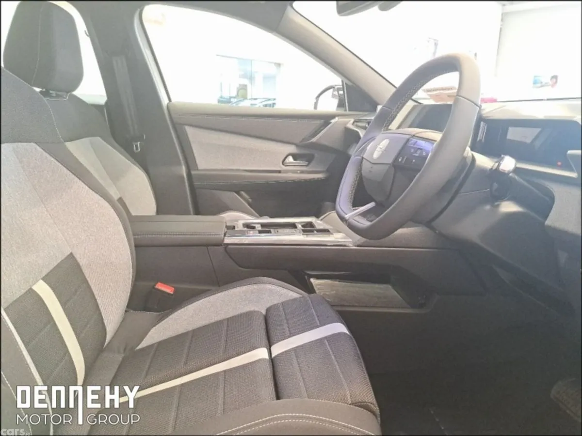 Opel Grandland SUV, Petrol Hybrid, 2026, White