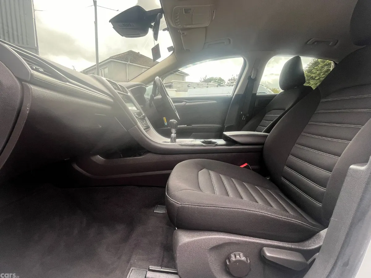 Ford Mondeo Hatchback, Diesel, 2019, White