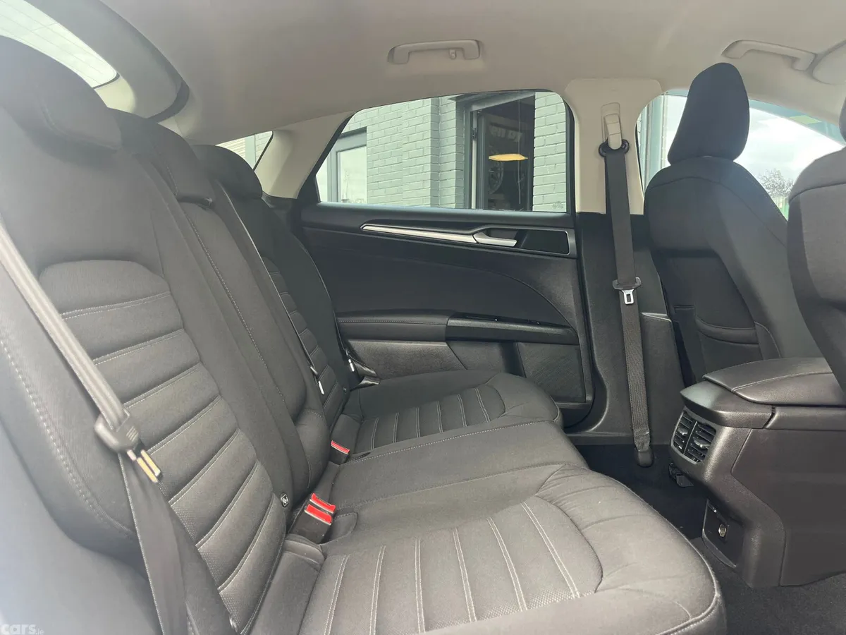Ford Mondeo Hatchback, Diesel, 2019, White
