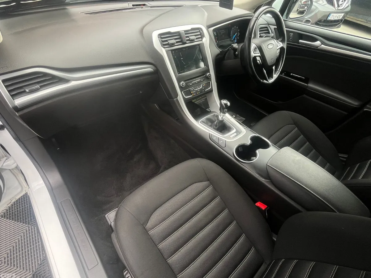 Ford Mondeo Hatchback, Diesel, 2019, White
