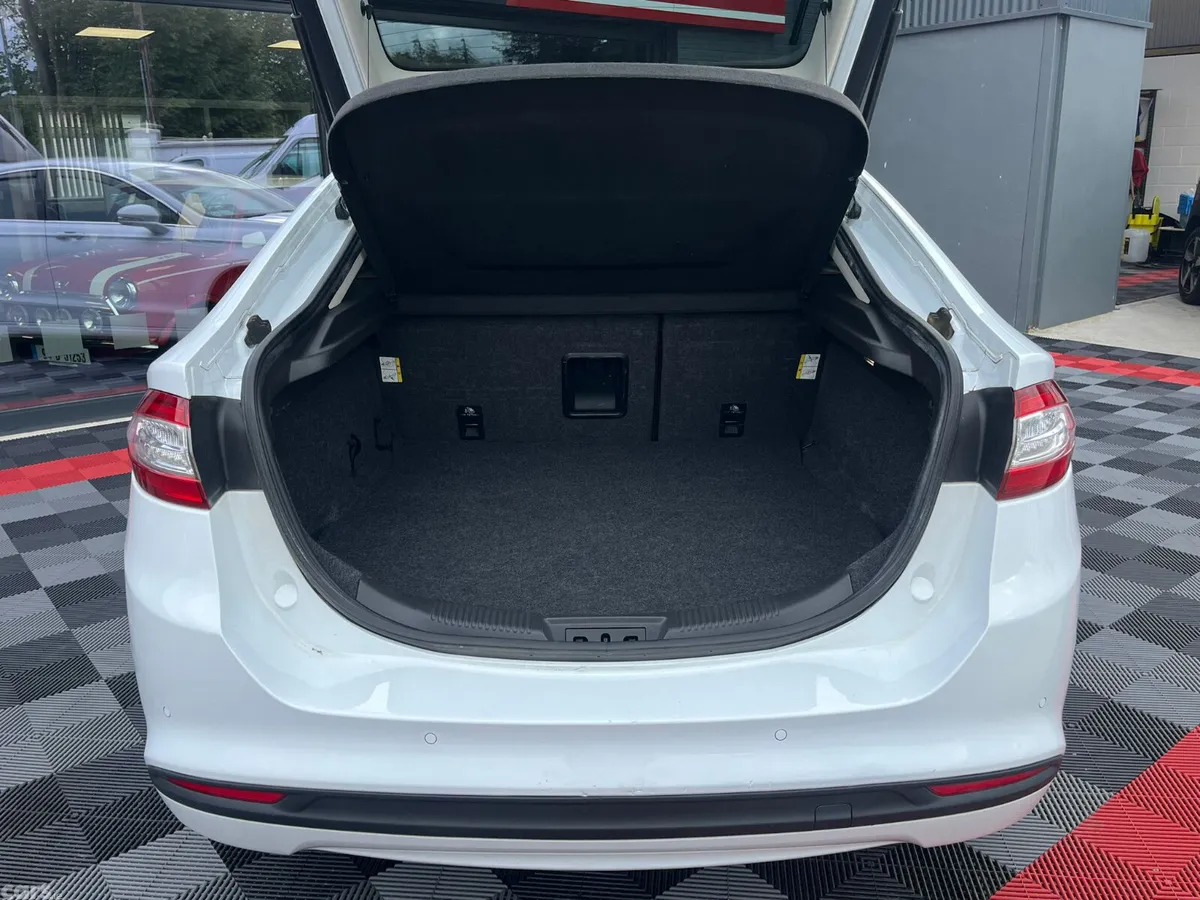 Ford Mondeo Hatchback, Diesel, 2019, White