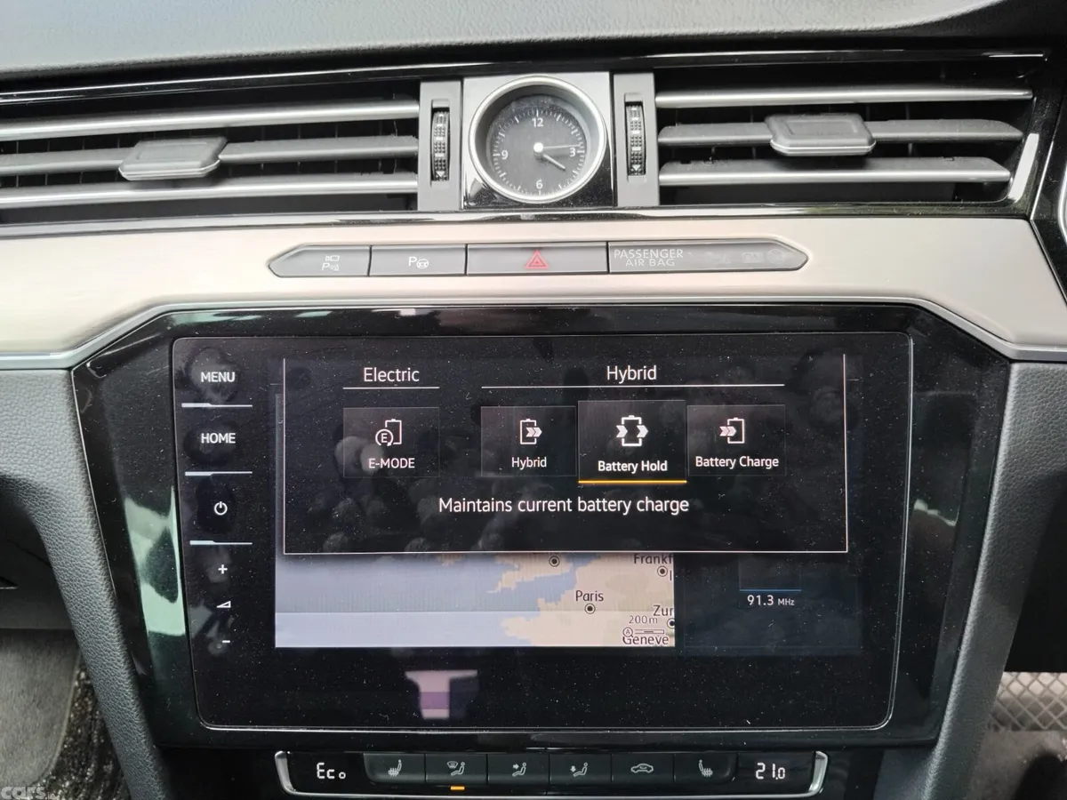 Volkswagen Passat Estate, Petrol Hybrid, 2018, White