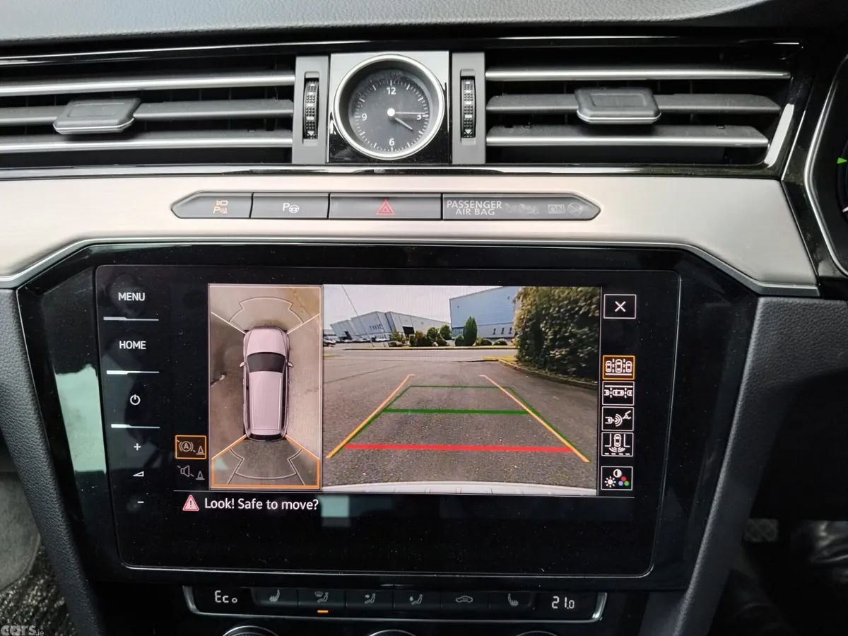 Volkswagen Passat Estate, Petrol Hybrid, 2018, White