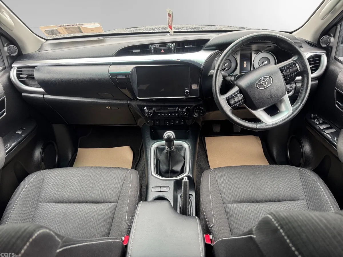 Toyota Hilux Pick Up, Diesel, 2025, Grey