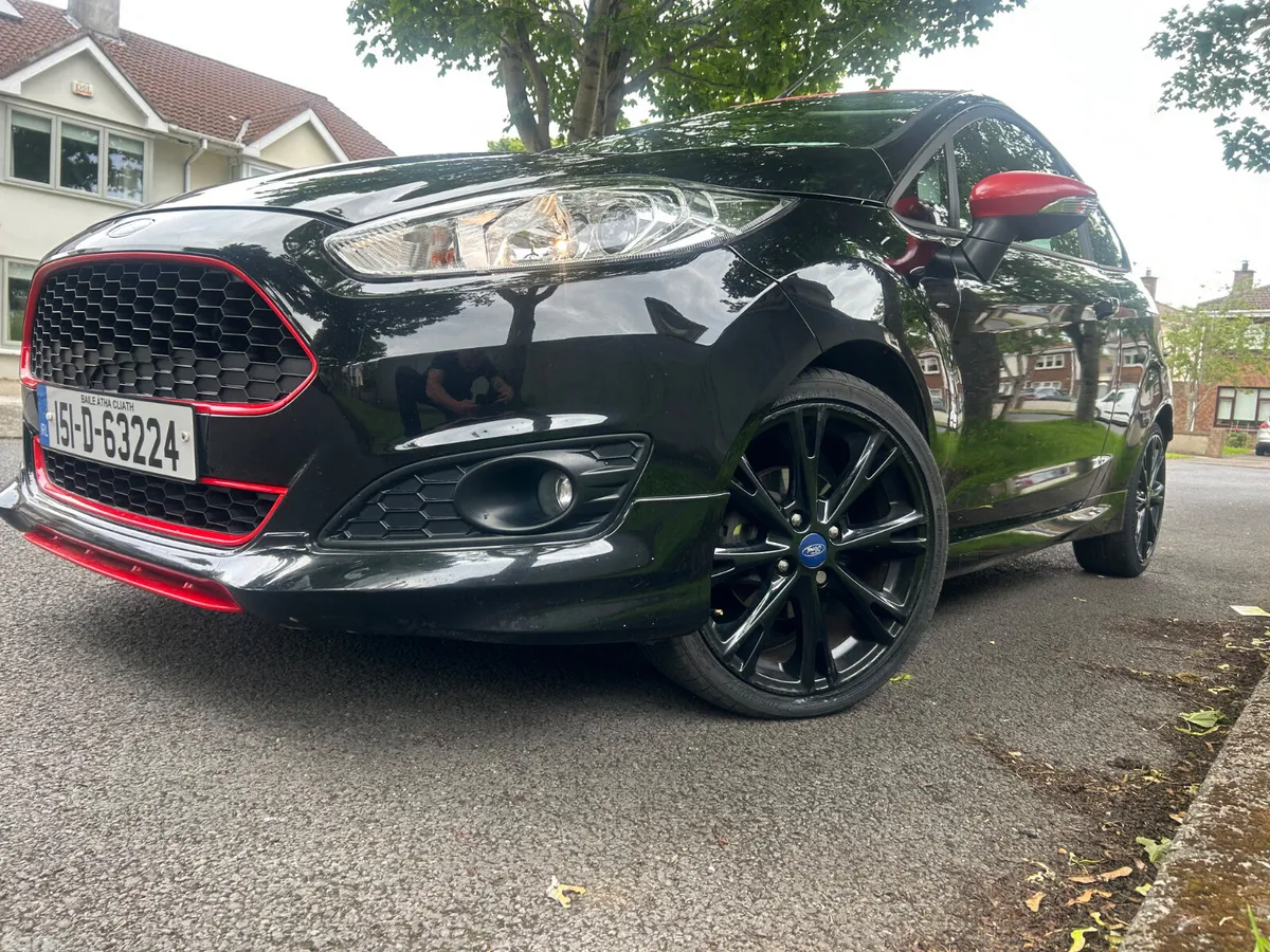 Ford Fiesta Hatchback, Petrol, 2015, Black